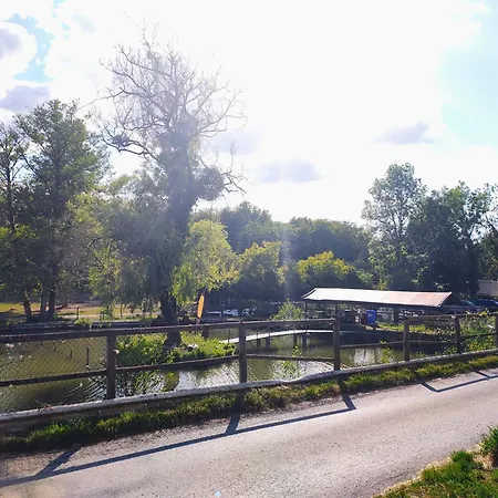 Campsite Le Petit Logis Philippeville